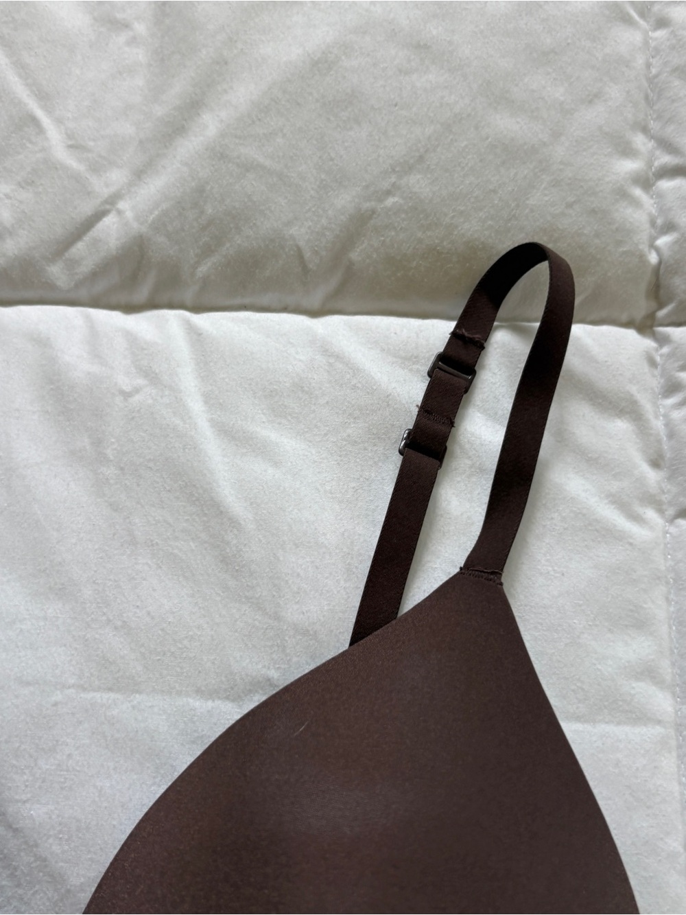 Skims Wireless Form Push-Up Plunge Bra - Picture 3 of 6